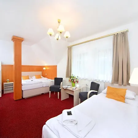 Hradec 3*