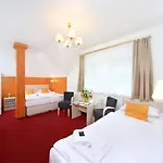 Hradec 3*