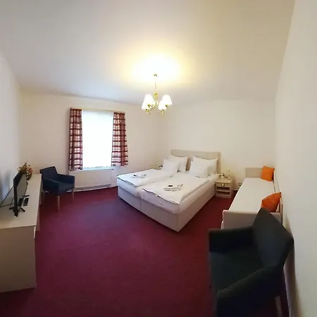 Hradec Szálloda 3*